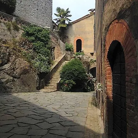 Torre Del Barbagianni - Castello Di Hotel Gropparello