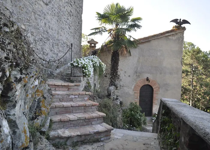فندق Torre Del Barbagianni - Castello Di 3*